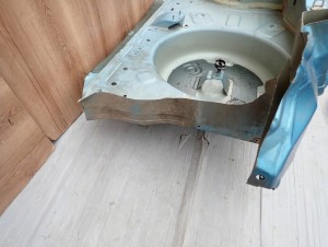 SUZUKI SPLASH 08-14 PAS TYLNY WANNA ZCC 7/10 MINIATURA