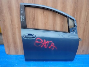 TOYOTA YARIS II 06-11 5d DRZWI PRZEDNIE PRAWE 8T1