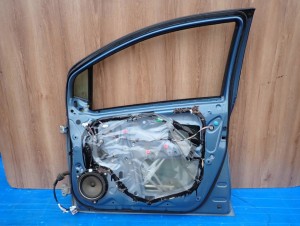 TOYOTA YARIS II 06-11 5d DRZWI PRZEDNIE PRAWE 8T1 11/12 MINIATURA