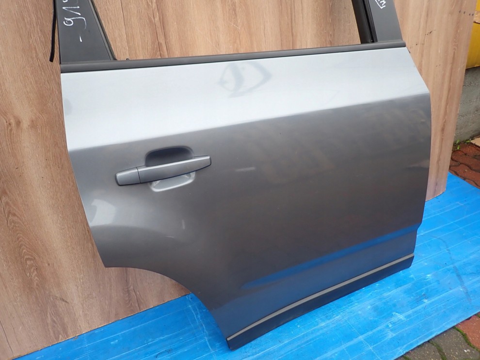 CHEVROLET ORLANDO 10- DRZWI TYLNE PRAWE GYM 4/13