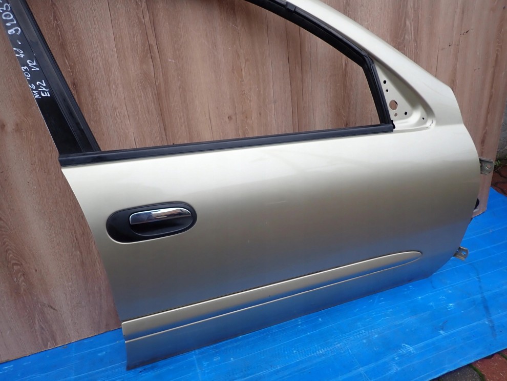 NISSAN ALMERA N16 00-06 DRZWI PRZEDNIE PRAWE EY2 4/8