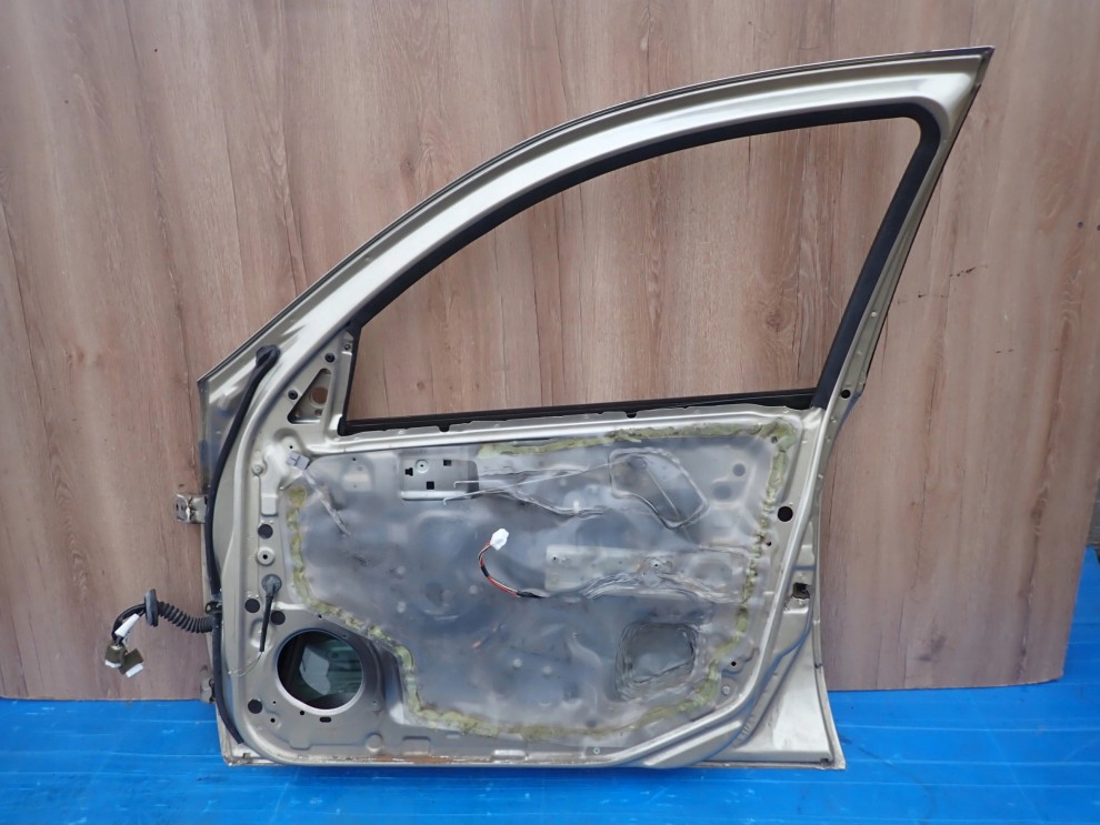 NISSAN ALMERA N16 00-06 DRZWI PRZEDNIE PRAWE EY2 7/8