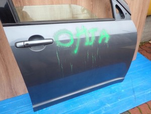 SUZUKI SWIFT 5d MK6 04-09 DRZWI PRZEDNIE PRAWE ZY4 4/11 MINIATURA