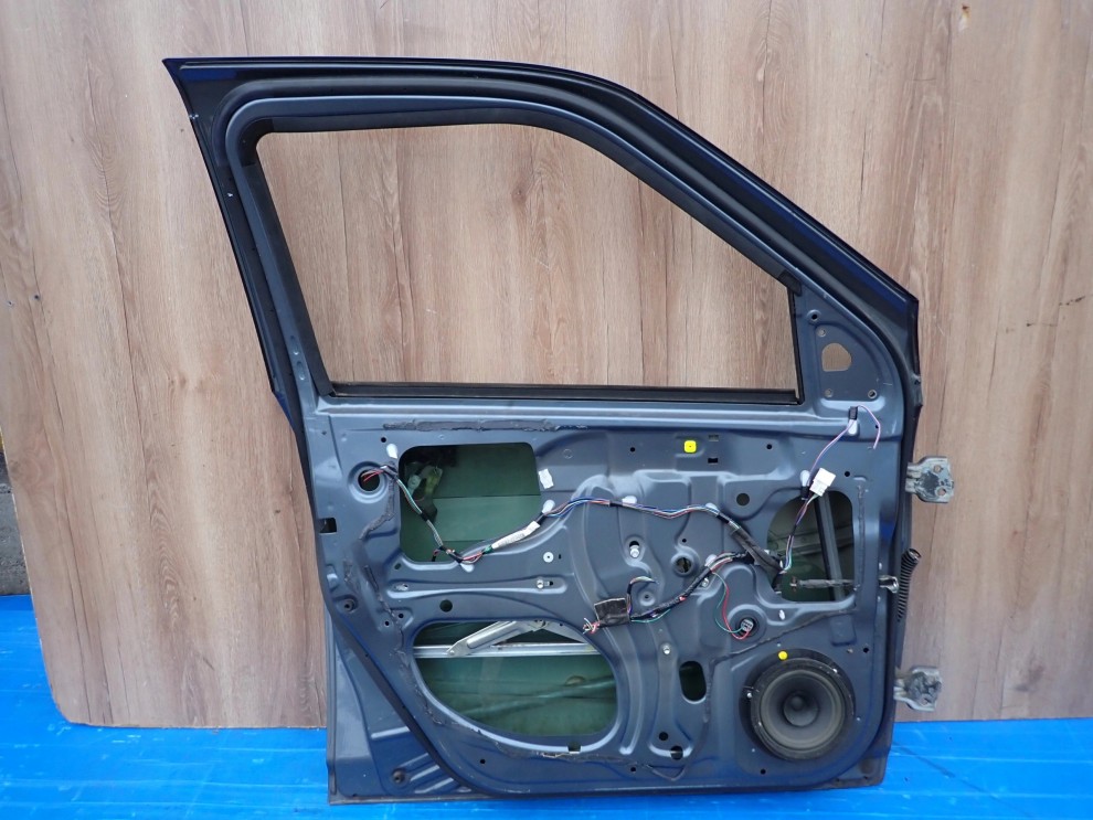 SUZUKI SWIFT 5d MK6 04-09 DRZWI PRZEDNIE LEWE ZY4 9/10