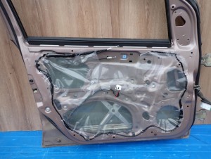 SUZUKI ALTO NISSAN PIXO 09- DRZWI PRZEDNIE LEWE ZKW 13/13 MINIATURA