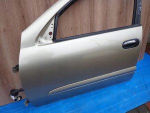 NISSAN ALMERA N16 00-06 DRZWI PRZEDNIE LEWE EY2 4/10 MINIATURA