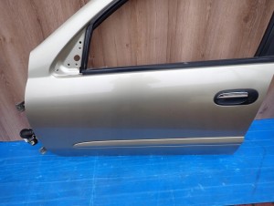 NISSAN ALMERA N16 00-06 DRZWI PRZEDNIE LEWE EY2 5/10 MINIATURA