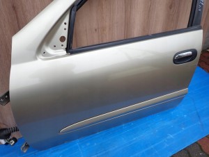 NISSAN ALMERA N16 00-06 DRZWI PRZEDNIE LEWE EY2 8/10 MINIATURA