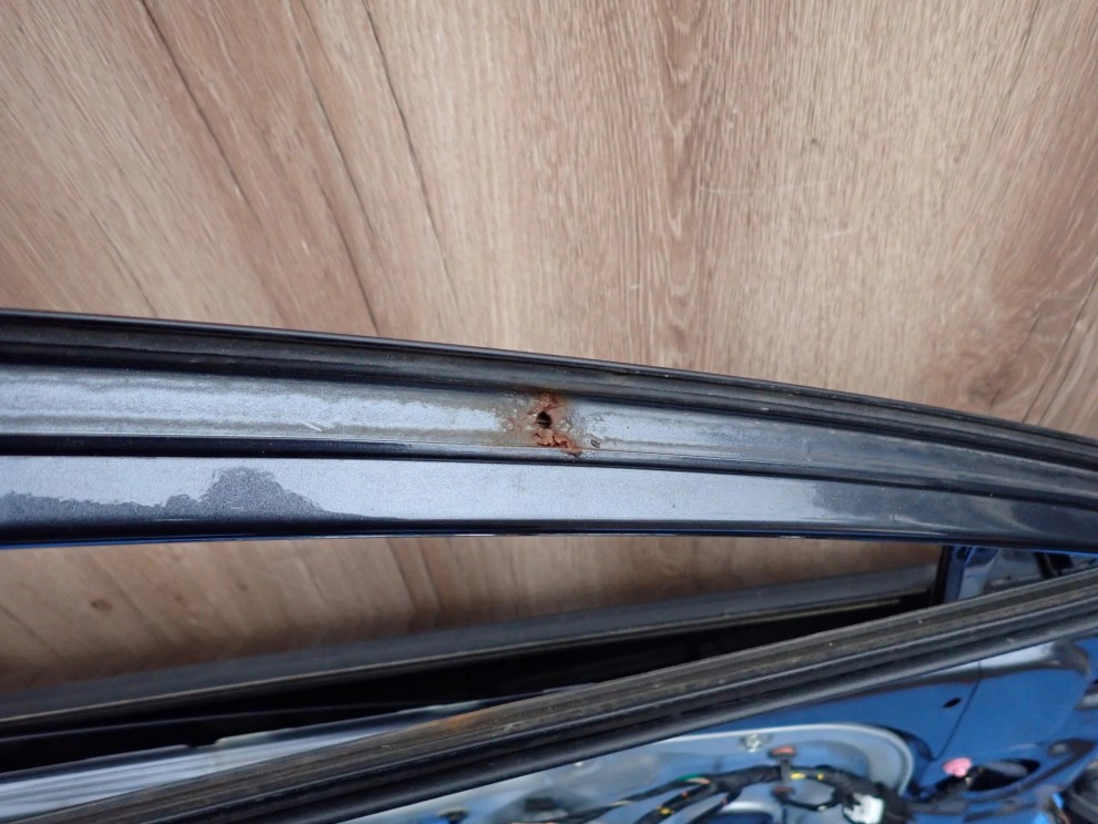 KIA CEED I 07-12 DRZWI PRZEDNIE LEWE 5K 10/13