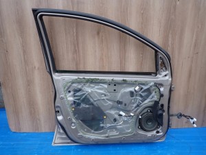 NISSAN NOTE E11 06-12 DRZWI PRZEDNIE LEWE C30 8/10 MINIATURA