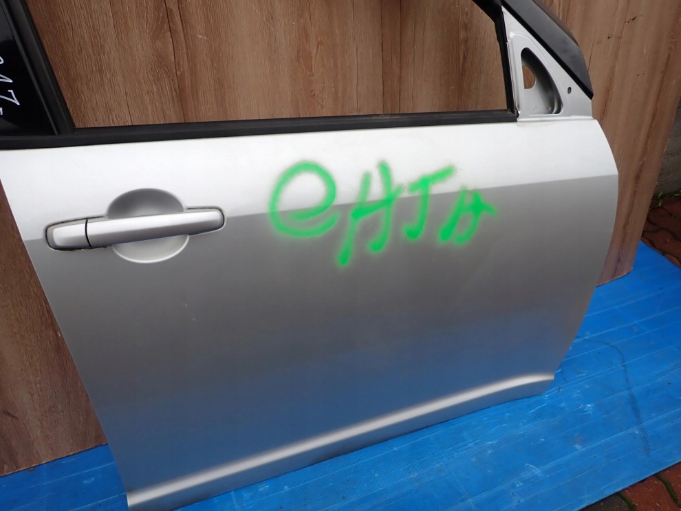 SUZUKI SWIFT 5d MK6 04-09 DRZWI PRZEDNIE PRAWE ZCC 4/9