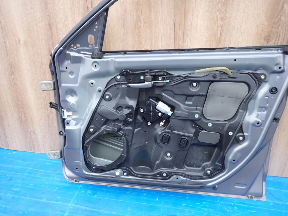 MAZDA3 MAZDA 3 BK HB 03-07 DRZWI PRZEDNIE PRAWE 32S 8/8