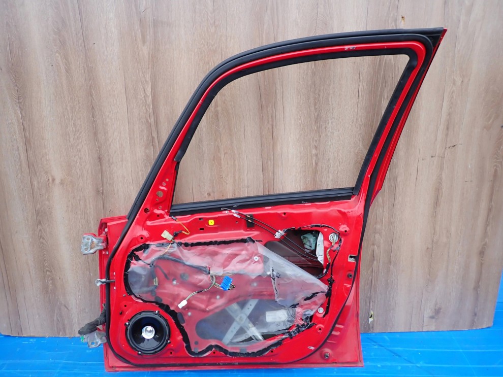 SUZUKI SX4 06-12 DRZWI PRZEDNIE PRAWE ZCF 10/11