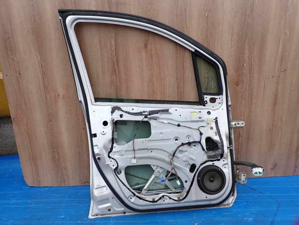 SUZUKI SPLASH 08-14 DRZWI PRZEDNIE LEWE ZCC 10/11