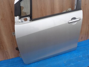 SUZUKI SPLASH 08-14 DRZWI PRZEDNIE LEWE ZCC 4/11 MINIATURA