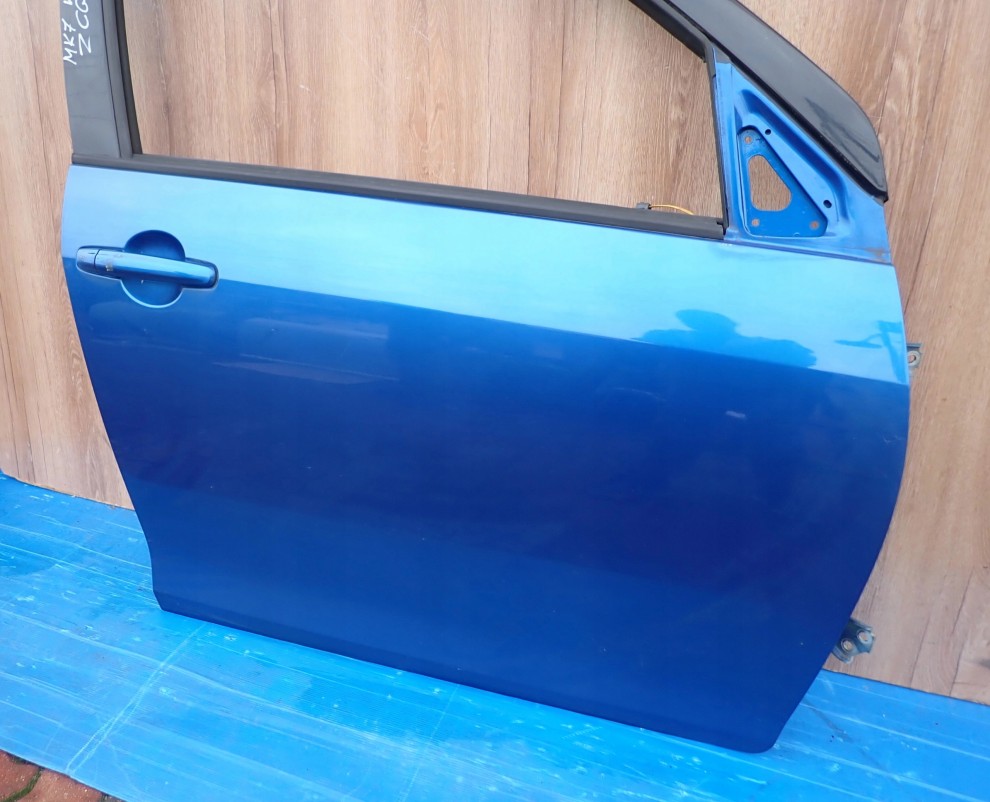SUZUKI SWIFT MK7 5D 10-16 DRZWI PRZEDNIE PRAWE ZCG 3/12