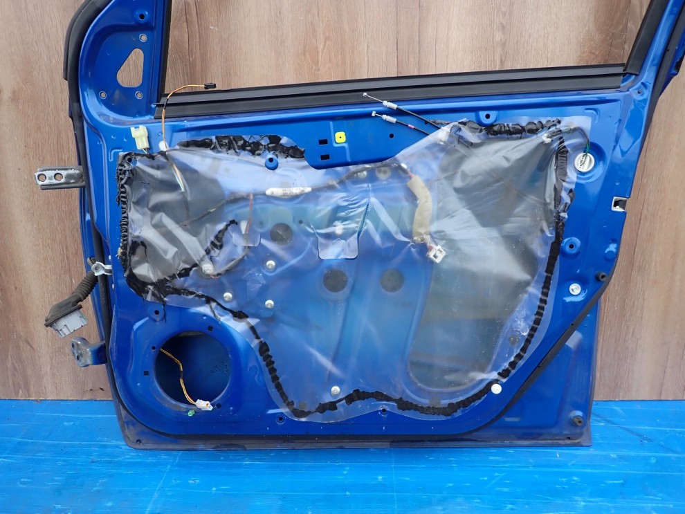 SUZUKI SWIFT MK7 5D 10-16 DRZWI PRZEDNIE PRAWE ZCG 11/12