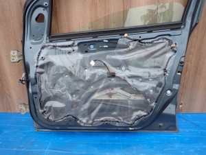 SUZUKI ALTO NISSAN PIXO 09- DRZWI PRZEDNIE PRAWE ZY4 16/16 MINIATURA