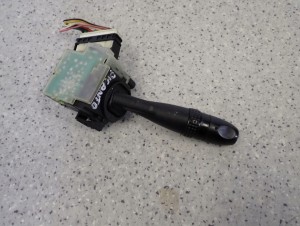 KIA PICANTO 07-11 PRZEŁĄCZNIK WYCIERACZEK 2/8 MINIATURA