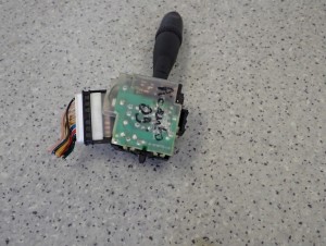 KIA PICANTO 07-11 PRZEŁĄCZNIK WYCIERACZEK 6/8 MINIATURA