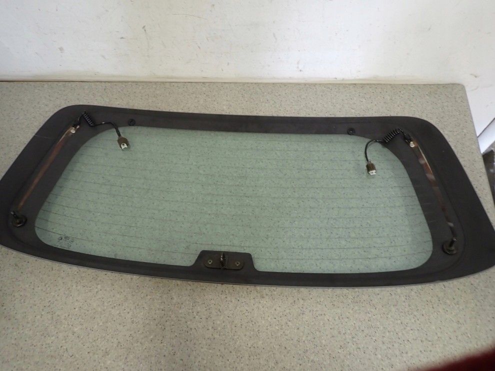 HYUNDAI SANTA FE I 01-06 SZYBA TYLNA KLAPY BAGAŻNIKA 6/8