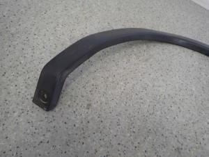 SUZUKI IGNIS 00-03 LISTWA BŁOTNIKA TYLNA LEWA 4/13 MINIATURA