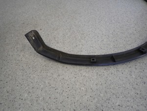 SUZUKI IGNIS 00-03 LISTWA BŁOTNIKA TYLNA LEWA 13/13 MINIATURA