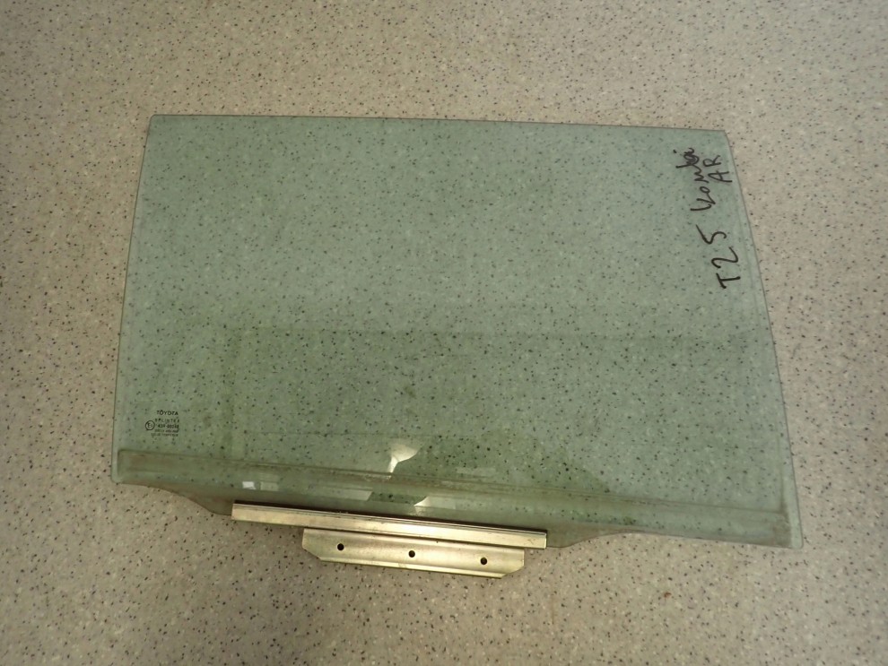 TOYOTA AVENSIS T25 KOMBI 02- SZYBA TYLNA PRAWA DRZWI OPUSZCZANA 3/7
