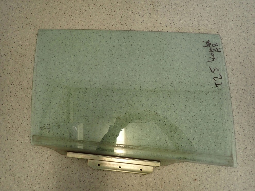 TOYOTA AVENSIS T25 KOMBI 02- SZYBA TYLNA PRAWA DRZWI OPUSZCZANA 4/7