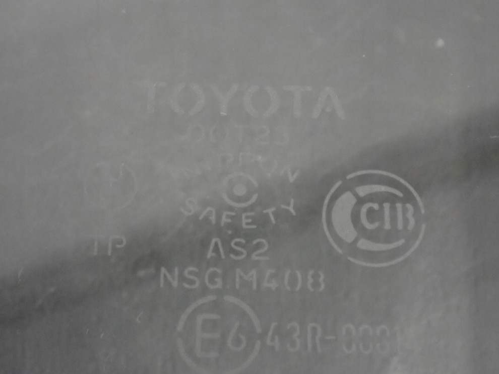 TOYOTA LAND CRUISER LJ90 3D SZYBA DRZWI PRZEDNIA LEWA 3/3