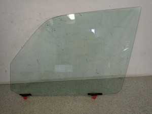 TOYOTA LAND CRUISER LJ90 3D SZYBA DRZWI PRZEDNIA LEWA