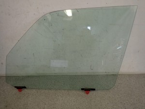 TOYOTA LAND CRUISER LJ90 3D SZYBA DRZWI PRZEDNIA LEWA 2/3 MINIATURA