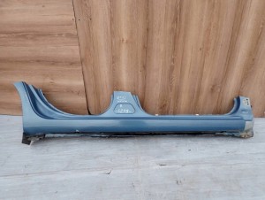 TOYOTA YARIS II 06-11 PRÓG PRAWY 8T1