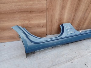 TOYOTA YARIS II 06-11 PRÓG PRAWY 8T1 3/12 MINIATURA