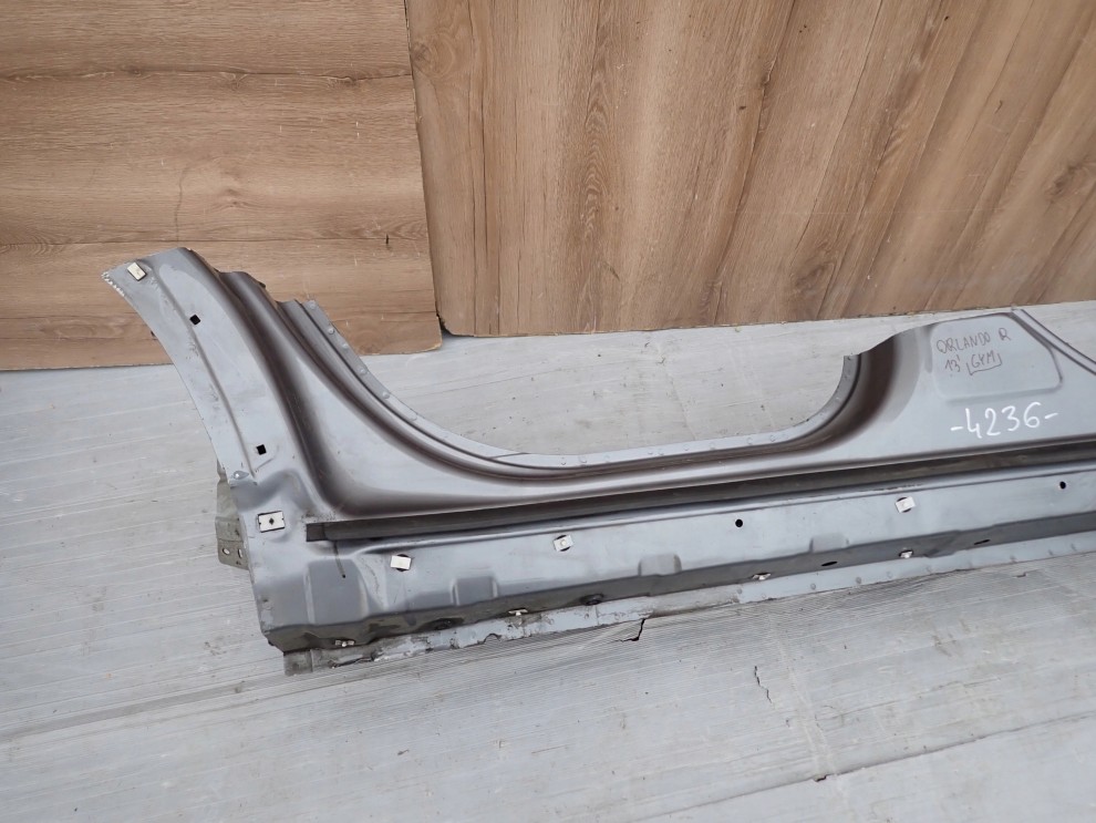 CHEVROLET ORLANDO 10- PRÓG PRAWY GYM 2/11