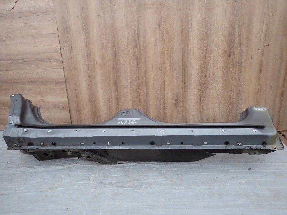 CHEVROLET ORLANDO 10- PRÓG PRAWY GYM 5/11