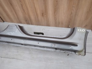 CHEVROLET ORLANDO 10- PRÓG PRAWY GYM 4/11 MINIATURA