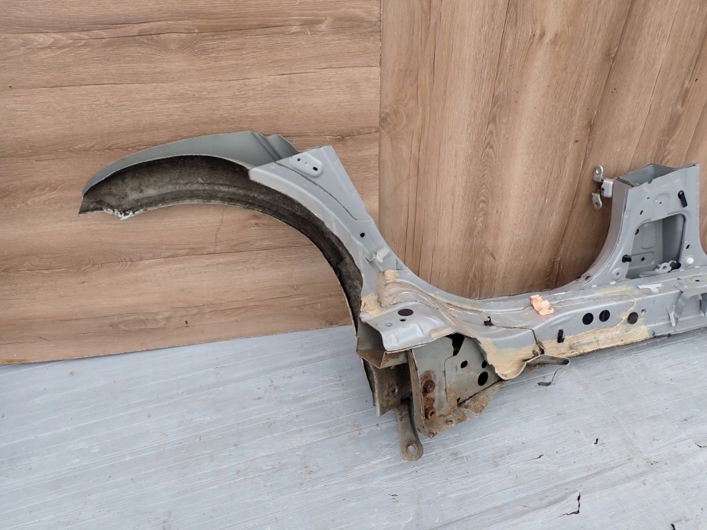 TOYOTA YARIS II 06-11 PRÓG LEWY RANT BŁOTNIKA 9/10