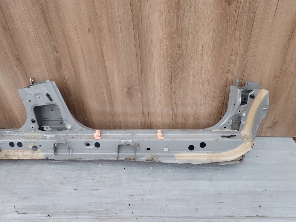 TOYOTA YARIS II 06-11 PRÓG LEWY RANT BŁOTNIKA 10/10