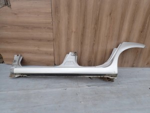 TOYOTA YARIS II 06-11 PRÓG LEWY RANT BŁOTNIKA