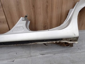 TOYOTA YARIS II 06-11 PRÓG LEWY RANT BŁOTNIKA 5/10 MINIATURA