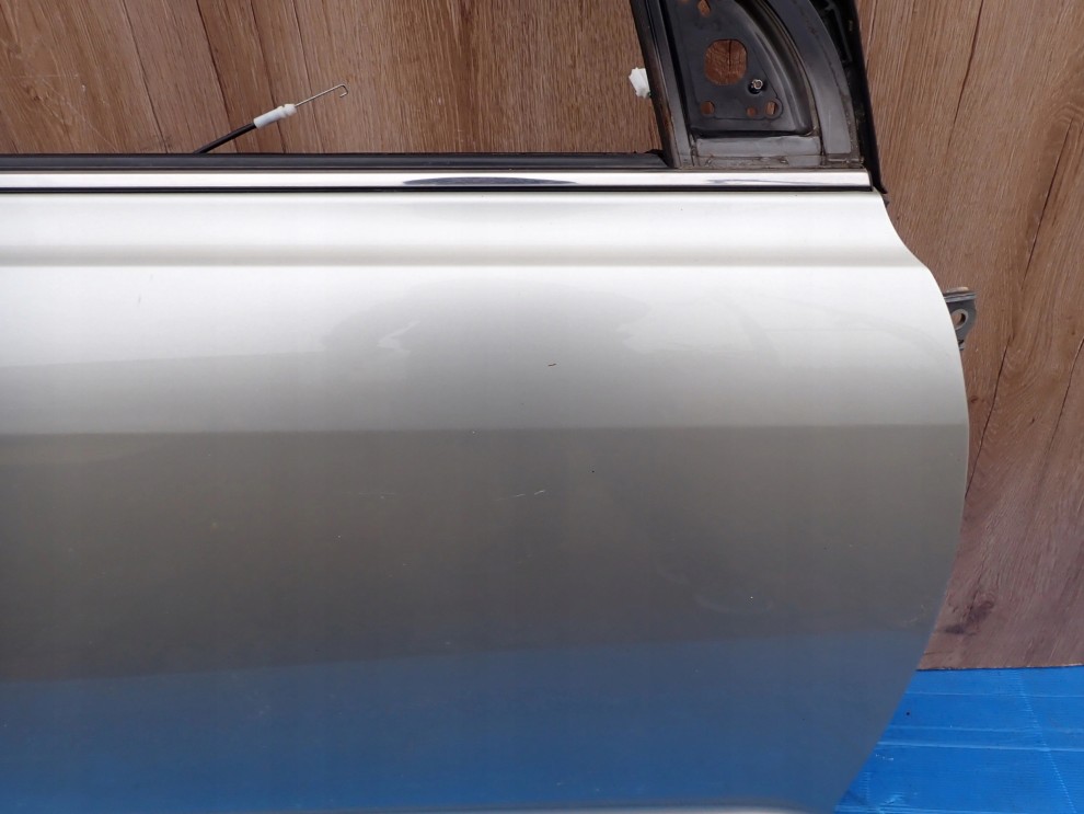 TOYOTA AVENSIS T25 02- DRZWI PRZEDNIE PRAWE 1C0 5/15