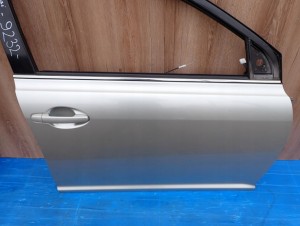 TOYOTA AVENSIS T25 02- DRZWI PRZEDNIE PRAWE 1C0 10/15 MINIATURA