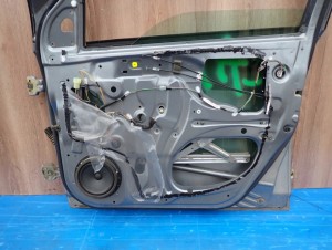 SUZUKI SWIFT MK7 5D 10-16 DRZWI PRZEDNIE PRAWE ZCD 13/13 MINIATURA