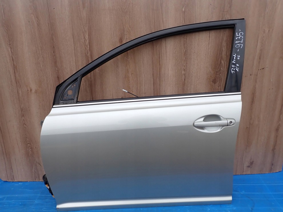 TOYOTA AVENSIS T25 02- DRZWI PRZEDNIE LEWE 1C0 1/15