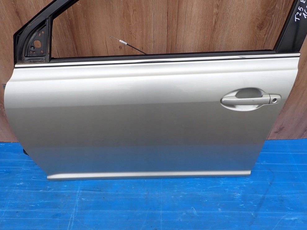 TOYOTA AVENSIS T25 02- DRZWI PRZEDNIE LEWE 1C0 9/15