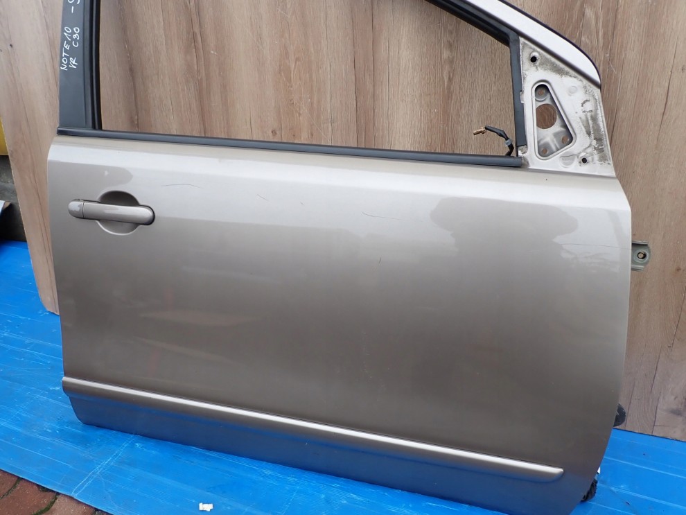 NISSAN NOTE E11 06-12 DRZWI PRZEDNIE PRAWE C30 4/14
