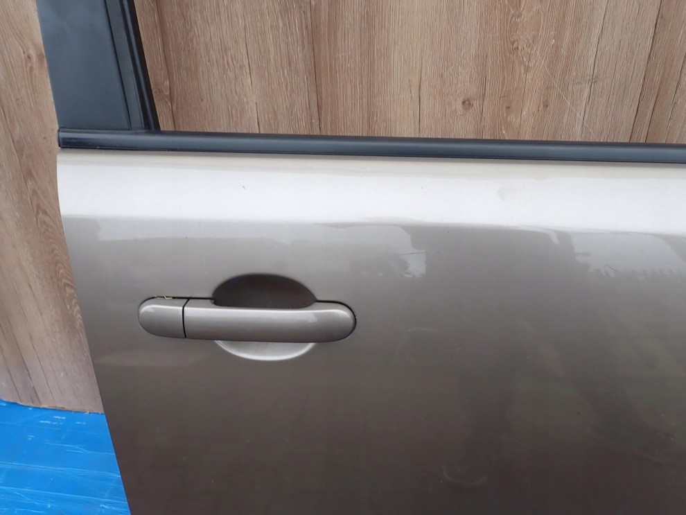 NISSAN NOTE E11 06-12 DRZWI PRZEDNIE PRAWE C30 5/14