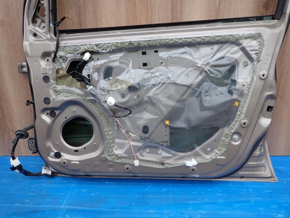 NISSAN NOTE E11 06-12 DRZWI PRZEDNIE PRAWE C30 14/14