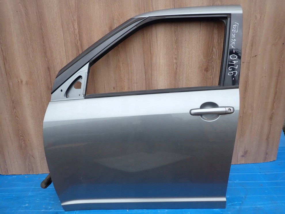 SUZUKI SWIFT 5d MK6 04-09 DRZWI PRZEDNIE LEWE ZCD 1/11